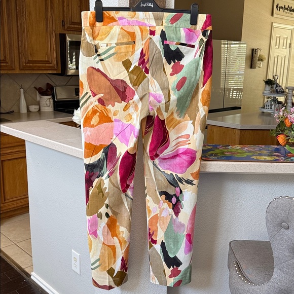 Chico’s Brigitte™ Abstract Floral Slub Pants - Picture 8 of 12